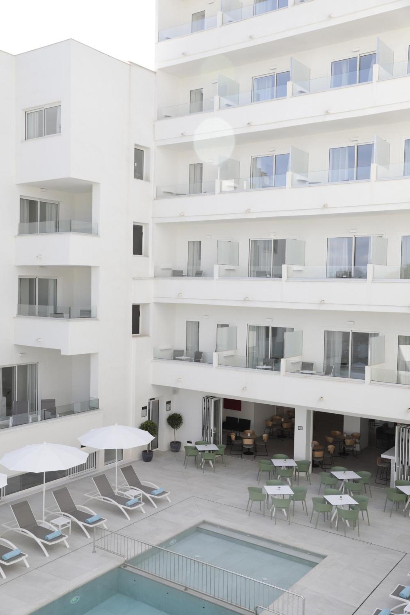 Aparthotel Marina Drach